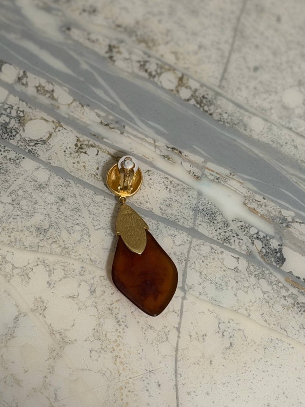 Vintage Signed Givenchy Paris New York Amber Lucite Drop Matte Gold Earrings - Picture 5 of 9